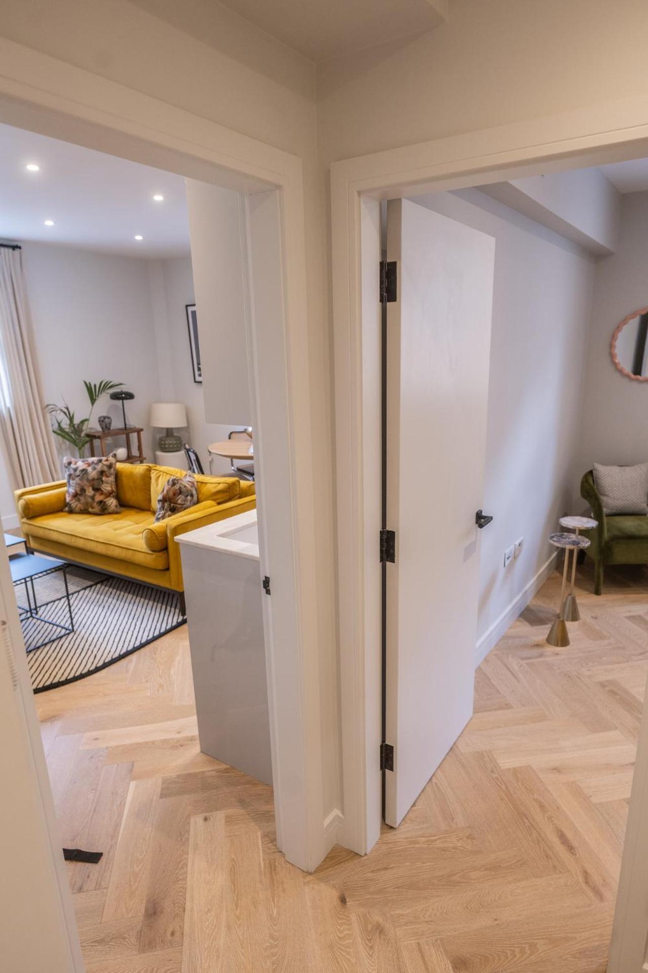 Modern, Stylish Newly Refurbished 2Nd Floor Apartment In Fitzrovia Лондон Экстерьер фото